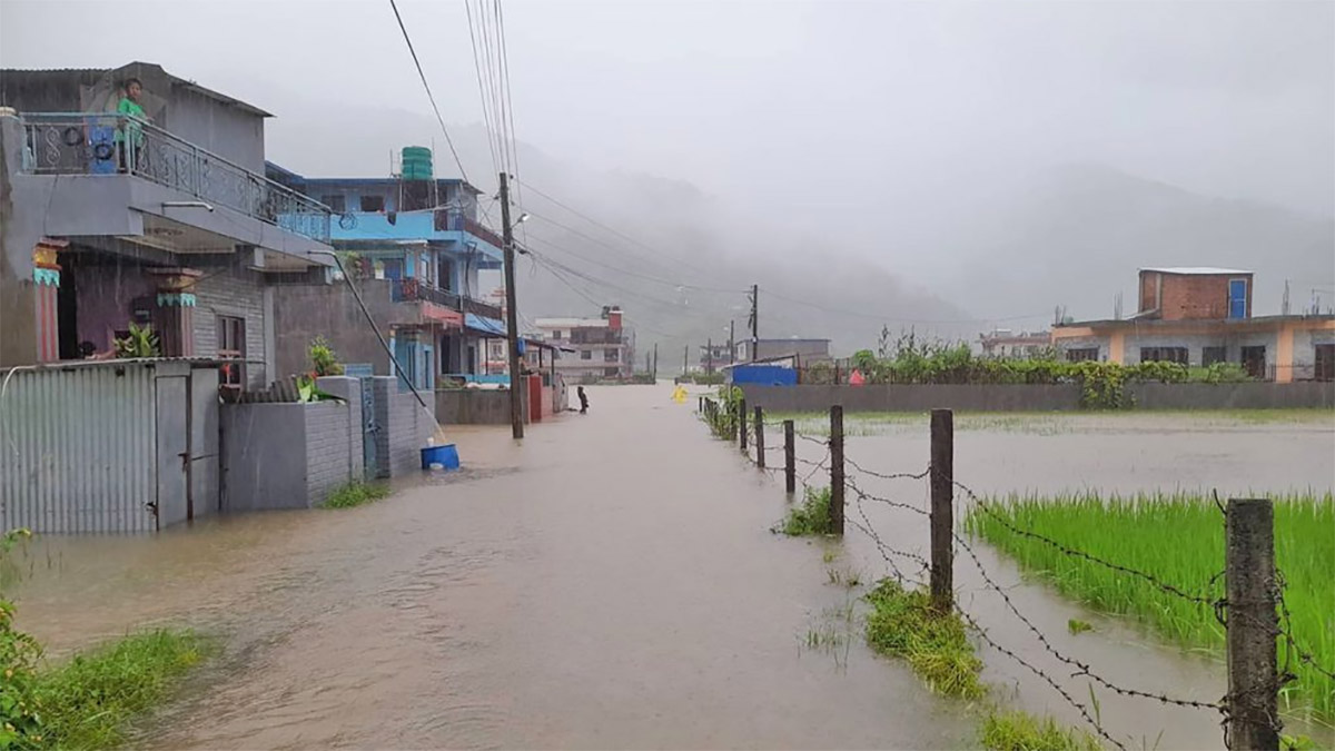 काहुँखोलाको पानीले पोखराको कमलपोखरी क्षेत्रका १०० भन्दा बढी घर डुबानमा